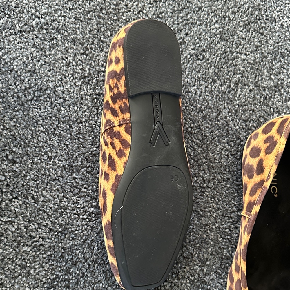 Vionic Animal Print Flats - Picture 4 of 4